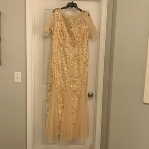 A gold evening gown / bridesmaids gown